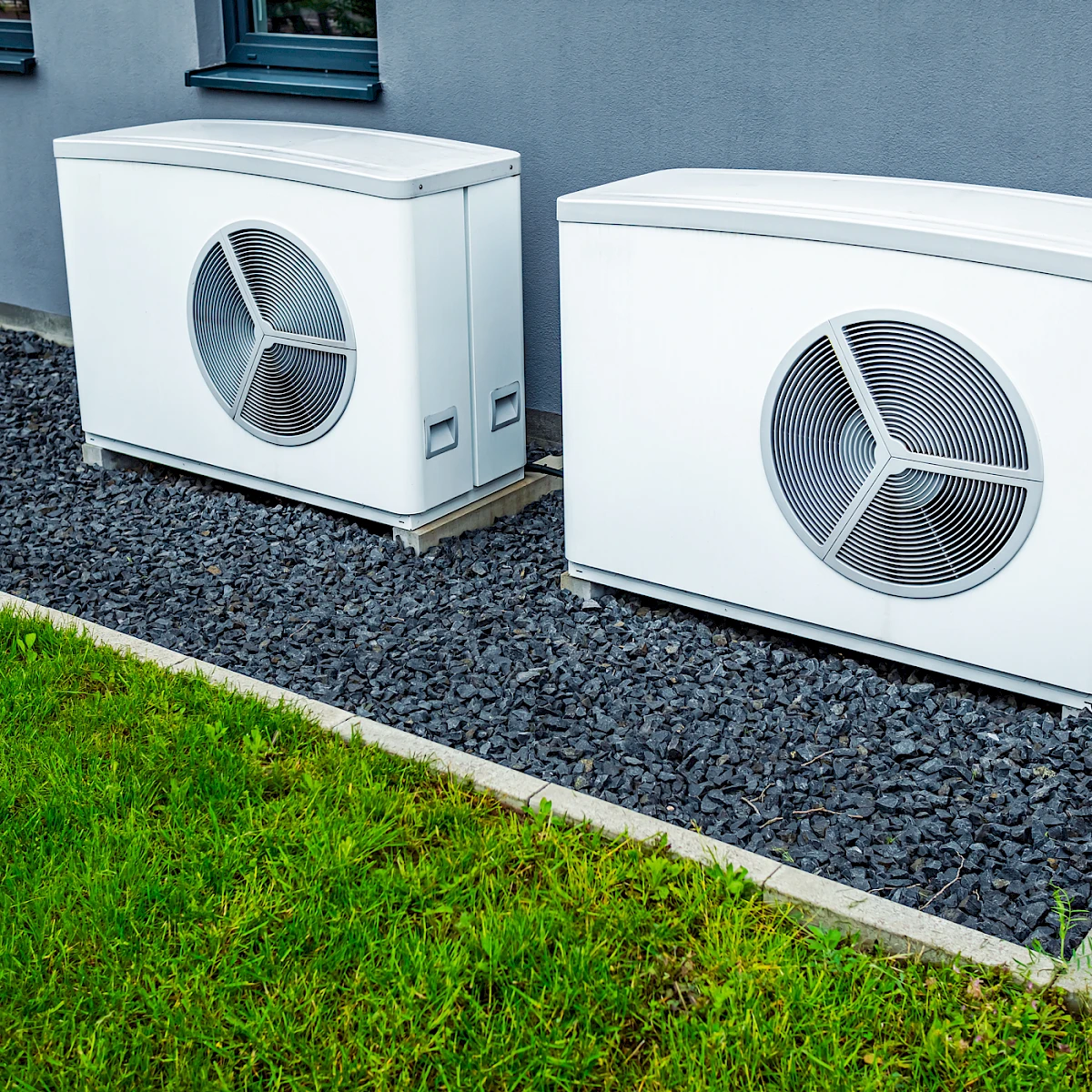 Luft-Wasser-Wärmepumpe in Betrieb – energieeffiziente Lösung in Tirol